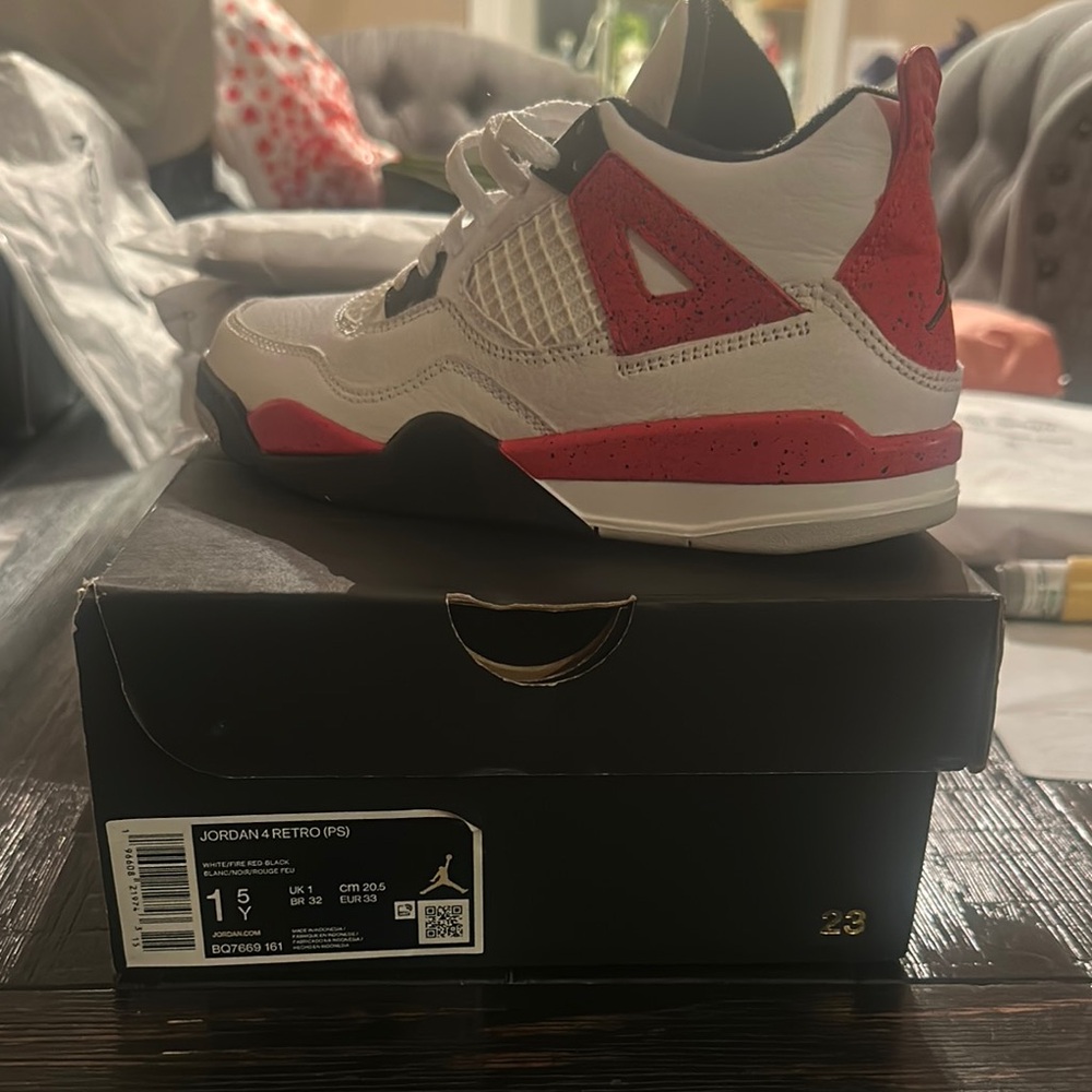 Jordan 4 Retro